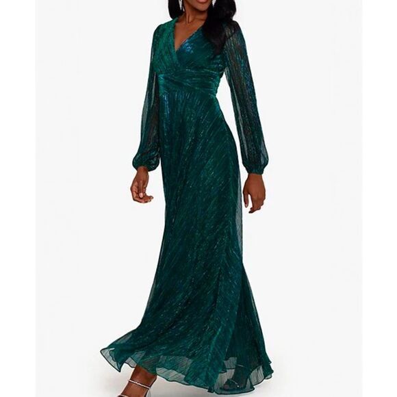 NWT Betsy & Adam Metallic Long Sleeve V-Neck Gown - Picture 1 of 4